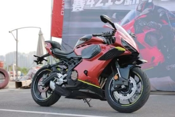 赛 421S 实测！四缸车也能日常通勤